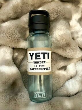 YETI Yonder 34 oz Water Bottle - Teal with Black Lid